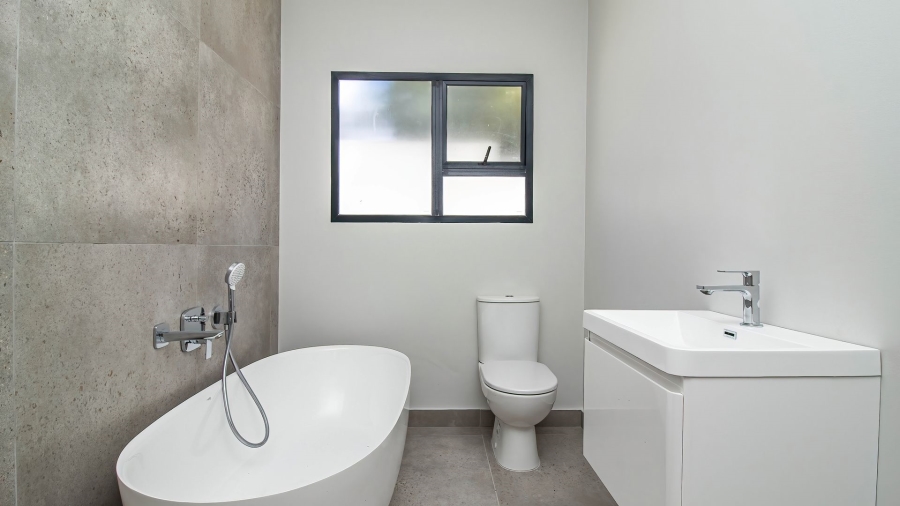 3 Bedroom Property for Sale in Sandbaai Western Cape